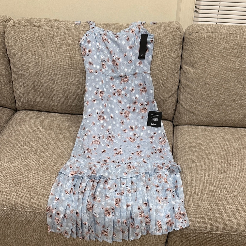 NWT Lulu's Light Blue Floral Dress